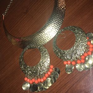 Gold necklace and earring set